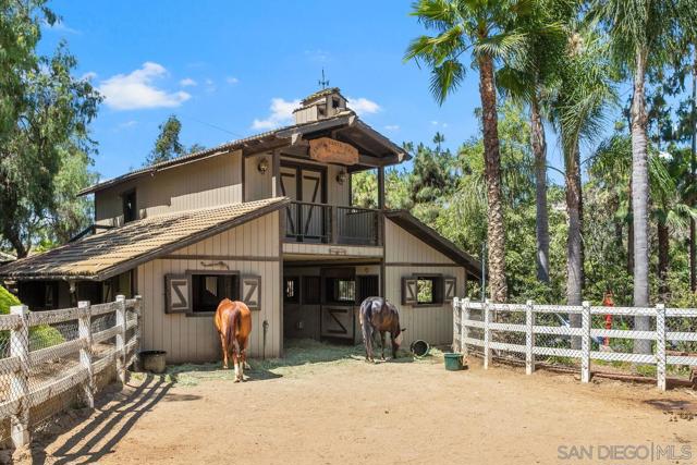4716 S Mission Rd, Fallbrook CA: https://media.crmls.org/mediaz/0cd192fa-7f75-4fc4-8826-1644b356c3c2.jpg