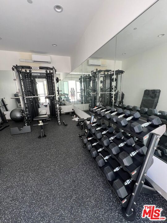 5118 1/2 Laurel Canyon, Valley Village CA: https://media.crmls.org/mediaz/0cd21878-b230-4db2-9d94-565e8082dafc.jpg
