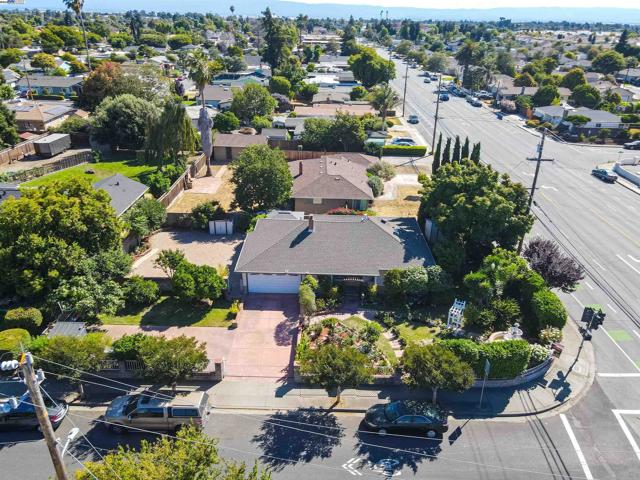 37621 Glenmoor Dr, Fremont CA: https://media.crmls.org/mediaz/0cd2cf2b-4e4d-4899-a9ac-fc43c73429c5.jpg