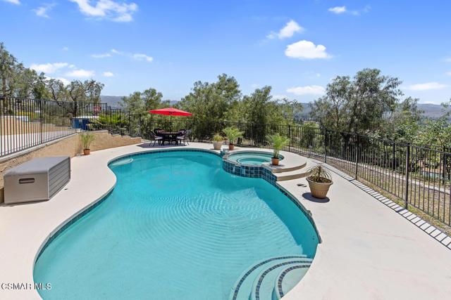 3166 Sycamore Drive, Simi Valley CA: https://media.crmls.org/mediaz/0cd3168d-93c7-4265-870b-d7880de445cc.jpg