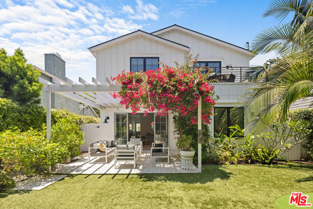 3520 Butler Avenue, Los Angeles CA: https://media.crmls.org/mediaz/0cd348ef-930f-47b0-92d6-86c4d95a7624.jpg