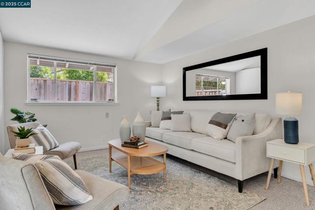 240 CASTLE GLEN ROAD, Walnut Creek CA: https://media.crmls.org/mediaz/0cd354f2-14ac-4b40-b12b-46b5a59a8bda.jpg
