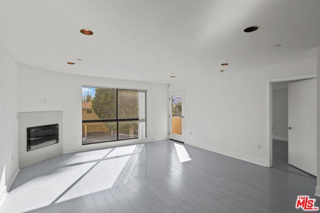 1518 Federal, Los Angeles CA: https://media.crmls.org/mediaz/0cd37c1d-dee5-4e58-97d6-7b205b7e0aa5.jpg