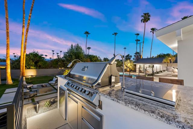 46380 Desert Lily Drive, Palm Desert CA: https://media.crmls.org/mediaz/0cd38145-306d-4e4e-91c5-cad88d68fbb2.jpg