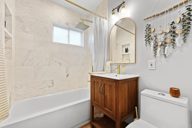 972 Maria Way, Chula Vista CA: https://media.crmls.org/mediaz/0cd3ad76-b4e7-451c-a3ea-1d3fc84f86d0.jpg