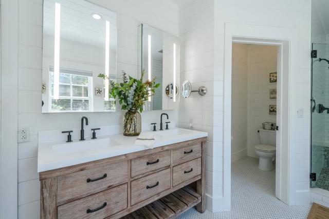 10555 Watsonville Road, Gilroy CA: https://media.crmls.org/mediaz/0cd3c228-adea-4b7e-a550-93c074a32ff4.jpg