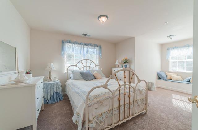 8631 Woodland Heights Court, Salinas CA: https://media.crmls.org/mediaz/0cd3cf40-62f0-4e3a-ad29-326a471be93c.jpg