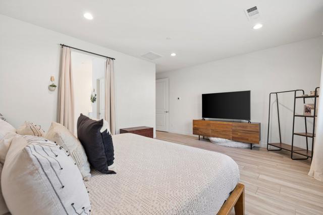Image 14 of 49 For 42939 Cowboy Court