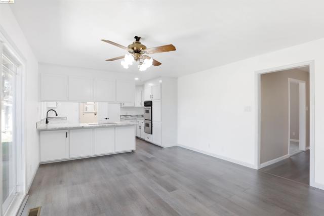 2921 Anderson Ln, Brentwood CA: https://media.crmls.org/mediaz/0cd5ffde-11e0-43a6-b0f4-eee2a3a3a460.jpg