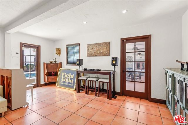 6119 Del Valle Drive, Los Angeles CA: https://media.crmls.org/mediaz/0cd6f59d-f6e1-4ef5-a25e-d697665b3756.jpg