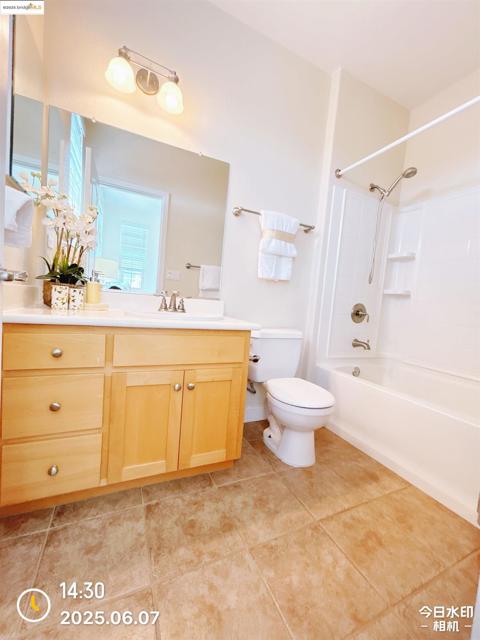 6136 Old Quarry Loop, Oakland CA: https://media.crmls.org/mediaz/0cd7264c-891c-4c9c-bb90-b164cf45877c.jpg