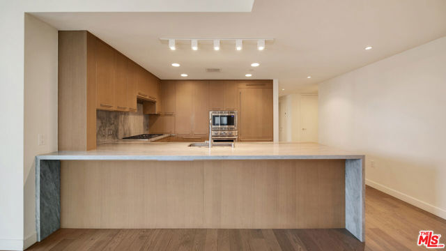 Image 7 of 60 For 1755 Ocean Avenue 303