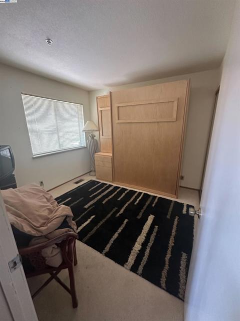 440 Pointe Pacific, Daly City CA: https://media.crmls.org/mediaz/0cd9ebd1-75ff-477f-9f97-035b75713ec8.jpg