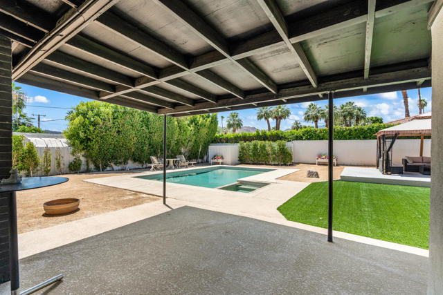 74279 Old Prospector Trail, Palm Desert CA: https://media.crmls.org/mediaz/0cda2611-a55f-4ba6-b2e1-0f1d80e8e2c8.jpg