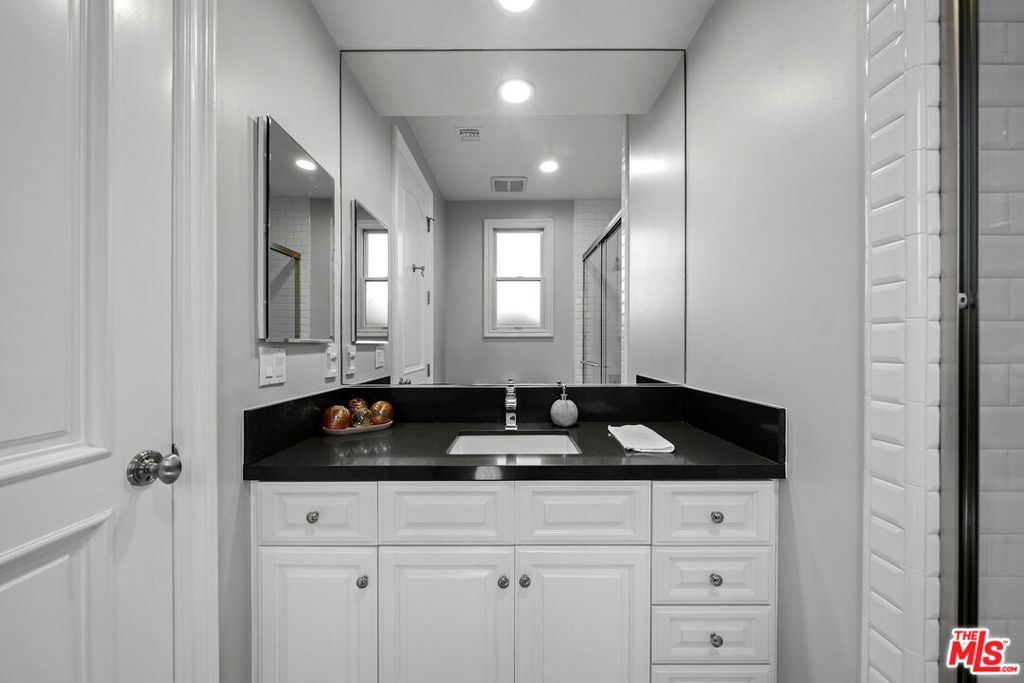3685 Benedict Canyon LaneSherman Oaks img 15