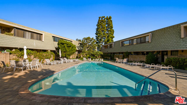 13206 Admiral Avenue, Marina del Rey CA: https://media.crmls.org/mediaz/0cdbd576-9643-470a-bc9a-124c947156a3.jpg