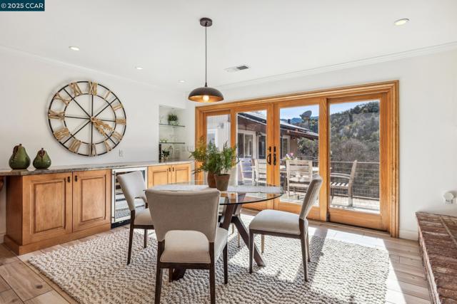 2160 Ridgewood Rd, Alamo CA: https://media.crmls.org/mediaz/0cdbe7f5-36dc-4ffa-a95f-490fac423005.jpg
