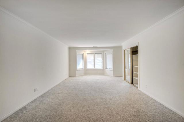 Image 33 of 52 For 17784 Via Graacia