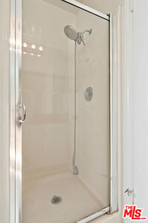 1710 Santa Paula Place, Glendale CA: https://media.crmls.org/mediaz/0cdca4ba-13dc-46b3-9966-d063f9ddf452.jpg