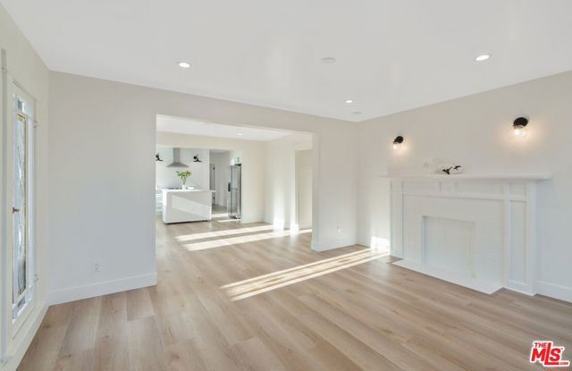 7957 Fountain Avenue photo 8