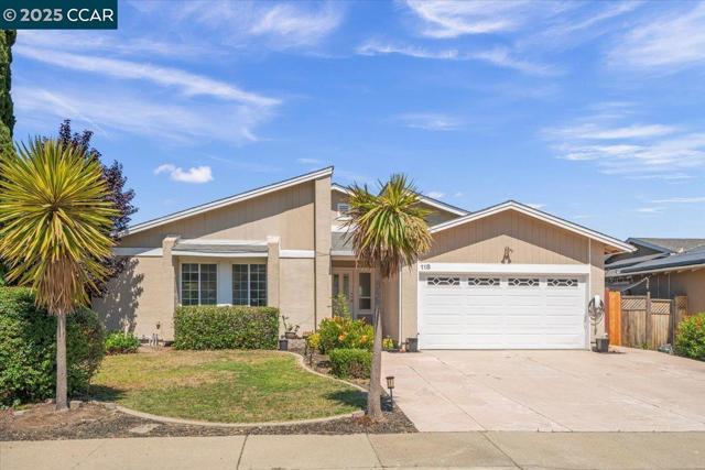 118 Cottonwood Ct, Hercules CA: https://media.crmls.org/mediaz/0cdcf42e-b17f-4594-a89f-81c290747515.jpg