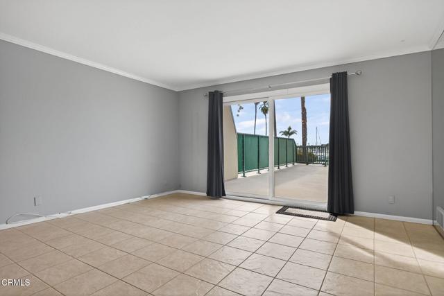 2901 Peninsula Road, Oxnard CA: https://media.crmls.org/mediaz/0cdd2546-e858-4c7c-bd3f-5ef0fdcf2032.jpg