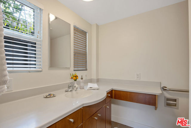 210 S Bundy Drive, Los Angeles CA: https://media.crmls.org/mediaz/0cdd2cf9-fefd-4948-a9f6-c164b0a5717d.jpg