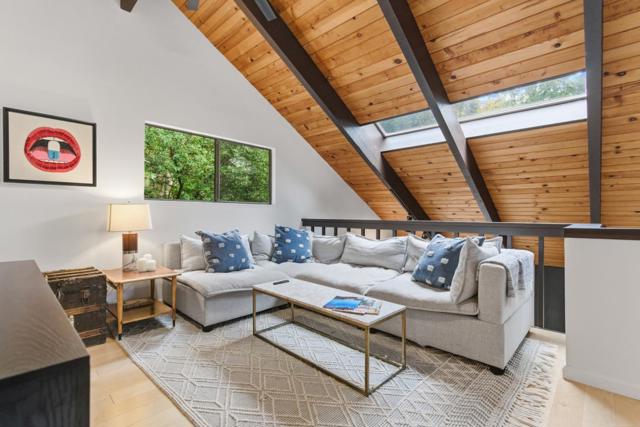 2343 Arrowhead Drive, Oakland CA: https://media.crmls.org/mediaz/0cdd4bd8-be48-4c50-a412-3db1ece6a89f.jpg