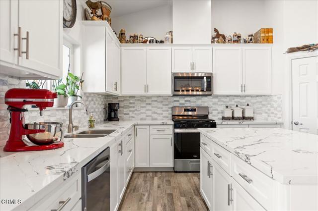 Detail Gallery Image 10 of 41 For 17600 Ascot Ct, Tehachapi,  CA 93561 - 3 Beds | 2 Baths
