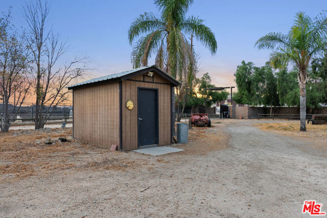805 N Sanderson Avenue, San Jacinto CA: https://media.crmls.org/mediaz/0cdf3ada-646a-4eb7-b6b0-502a1b994650.jpg
