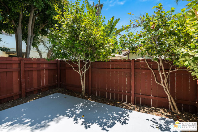 241 S Avenue 57, Los Angeles CA: https://media.crmls.org/mediaz/0cdfab13-42f5-439d-a83e-eaa64af99ba4.jpg