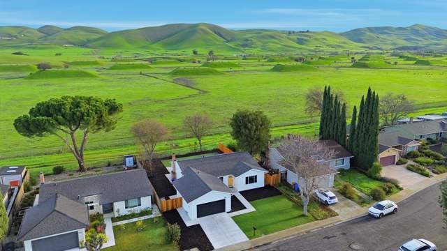 Image 4 of 44 For 1832 Elkwood Dr