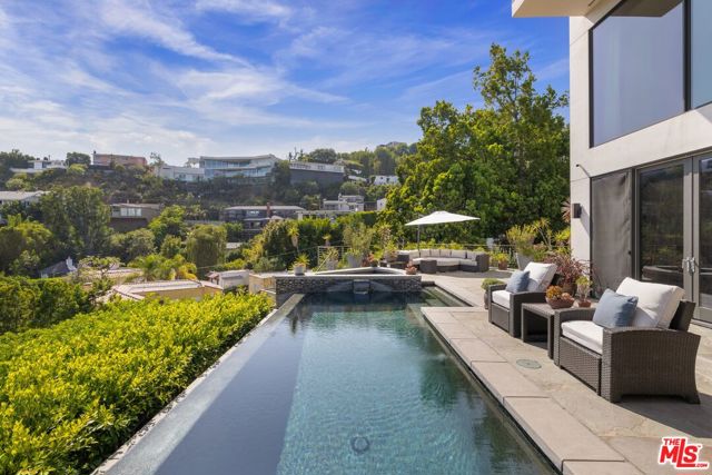 1573 Sunset Plaza Drive, Los Angeles CA: https://media.crmls.org/mediaz/0cdfc41e-7a07-4cf2-b2ad-fc5d6b6542ef.jpg