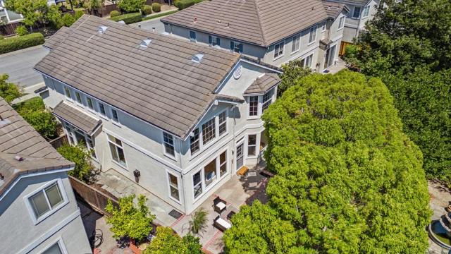 36075 Crystal Springs Drive, Newark CA: https://media.crmls.org/mediaz/0ce0cc07-1728-4b13-83c3-286d5fdc4c93.jpg