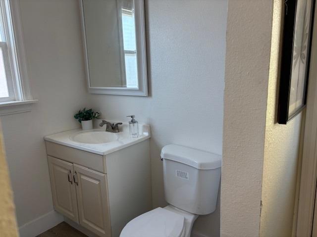 465 Flower Avenue, Santa Rosa CA: https://media.crmls.org/mediaz/0ce13d4b-e472-4076-9c45-b80a4bbf7bd5.jpg