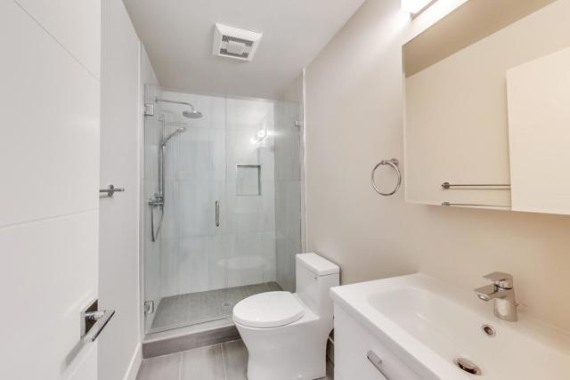 811 Oak Street, San Francisco CA: https://media.crmls.org/mediaz/0ce195a8-0325-4cb2-bc8f-a695e457462e.jpg