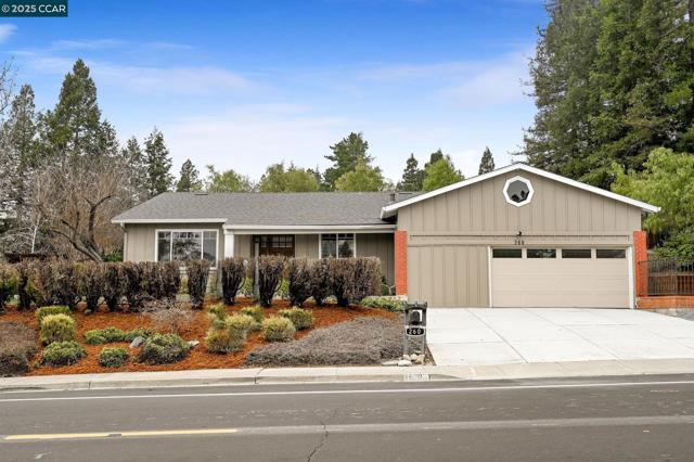 260 Saint Christopher Dr, Danville CA: https://media.crmls.org/mediaz/0ce24b68-fea9-494e-b612-640e9e80f95b.jpg