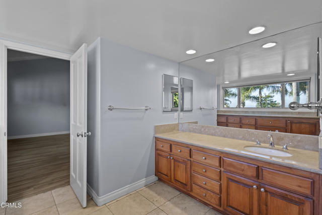 590 Alosta Drive, Camarillo CA: https://media.crmls.org/mediaz/0ce28882-87fd-45ed-ab62-99fa25dd6a71.jpg