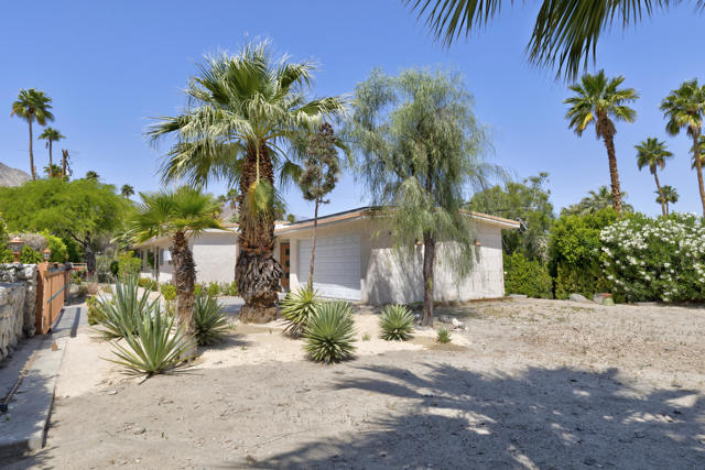 68286 Grandview Avenue, Cathedral City CA: https://media.crmls.org/mediaz/0ce2bbb7-62c5-4aeb-bbe6-0f9aa799ae9c.jpg