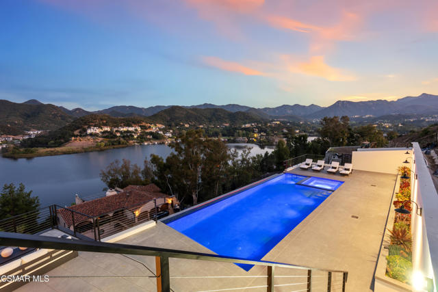 461 Lake Sherwood Drive, Lake Sherwood CA: https://media.crmls.org/mediaz/0ce2cb86-b074-4a2a-be37-1992c2fc1db1.jpg