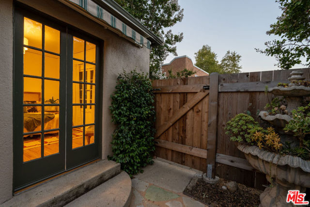 1117 N Avenue 64, Los Angeles CA: https://media.crmls.org/mediaz/0ce3286d-abf4-430a-b872-53dc0b628f22.jpg