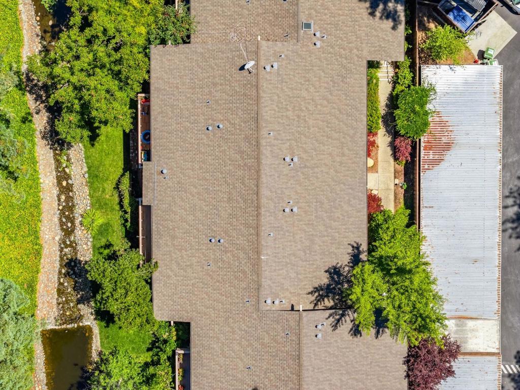 https://media.crmls.org/mediaz/0ce3645c-80bd-493f-93e3-113983b60678.jpg?preset=X-Large
