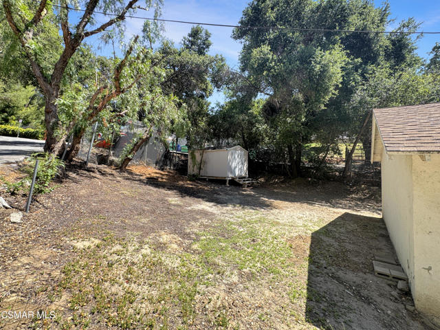 22950 Humming Bird Way, Calabasas CA: https://media.crmls.org/mediaz/0ce3a75d-cf3b-4a0a-bd53-61fe9822c7bd.jpg