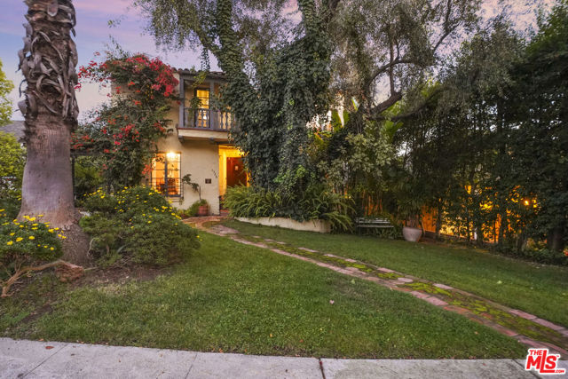 1326 Cordova Avenue, Glendale CA: https://media.crmls.org/mediaz/0ce5555d-d1cc-41f2-8135-c655fd858e66.jpg