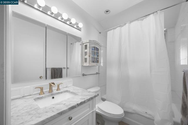 51 Gilrix Dr, Martinez CA: https://media.crmls.org/mediaz/0ce564ab-697e-4792-b21b-f4af7564f1a0.jpg