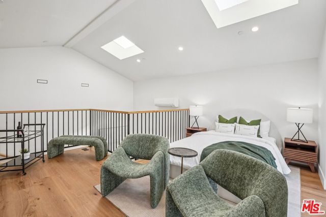 4034 Coolidge Avenue, Culver City CA: https://media.crmls.org/mediaz/0ce5f73e-a89e-4fa1-8f13-92d559e5f84c.jpg