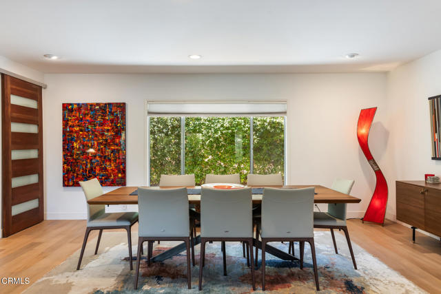 3608 Hampstead Road, La Canada Flintridge CA: https://media.crmls.org/mediaz/0ce5fec4-ca09-4fb6-a50c-c0bcd87fe462.jpg