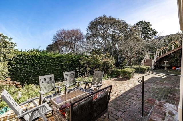 811 Alameda Avenue, Monterey CA: https://media.crmls.org/mediaz/0ce756de-7313-479f-b275-32c8e8270a5e.jpg