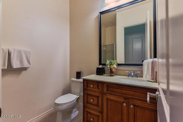 6981 Shadow Wood Drive, Moorpark CA: https://media.crmls.org/mediaz/0ce76607-f1ee-426c-bad8-dc6ed2df4fa7.jpg