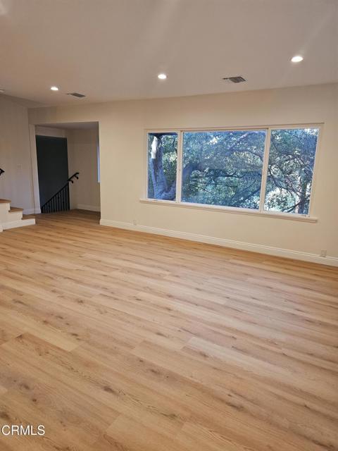 Detail Gallery Image 4 of 20 For 9682 Hillhaven Ave, Tujunga,  CA 91042 - 3 Beds | 3 Baths